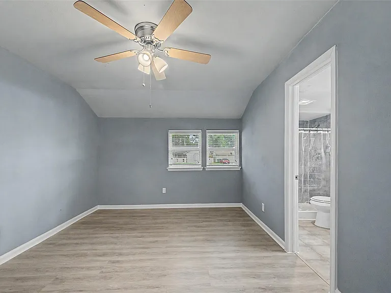 6343 Maple Hill Dr — Photo 25