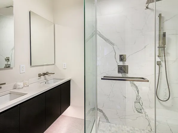 1070 Park Avenue 5D image 11 of 12