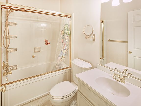 4th image of 380 Kingston Ct #380