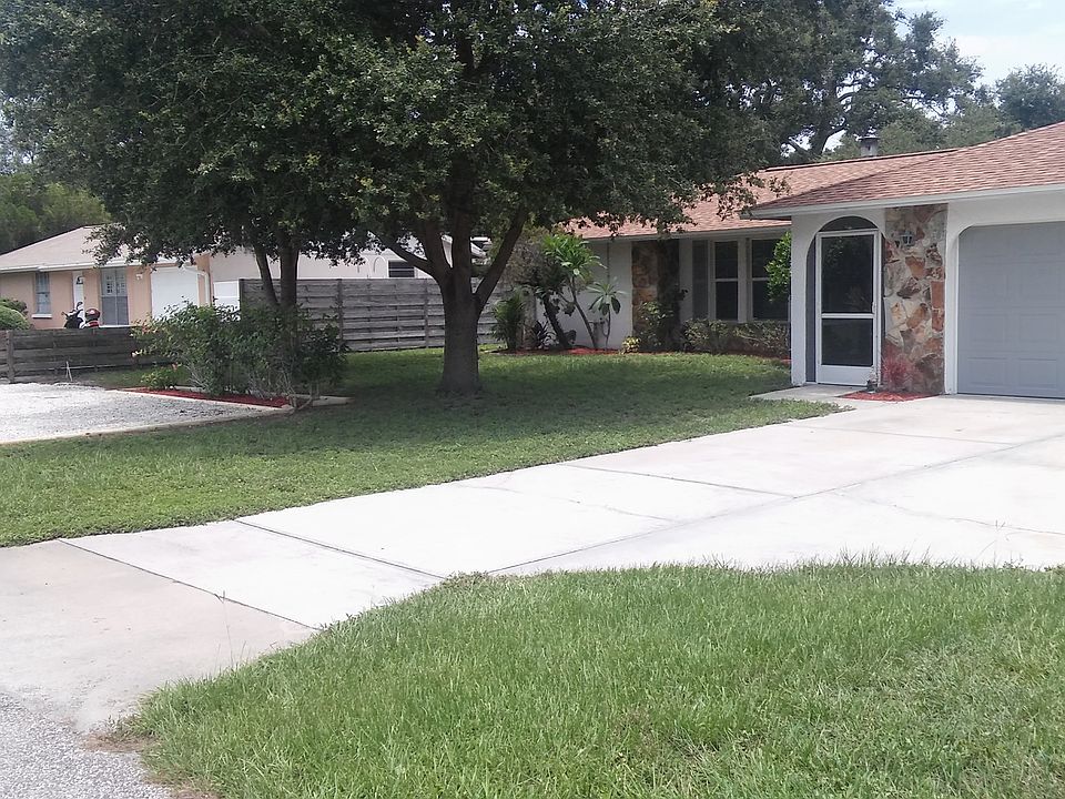 1st image of 3214 Village Ln