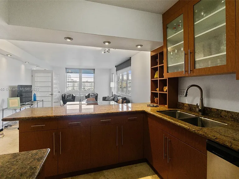 100 Lincoln Rd #847 — Photo 3