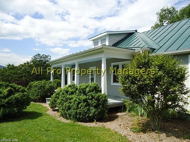 2nd image of Cove Garden Rd