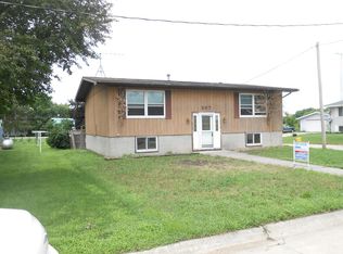 207 N McArthur St, Woolstock, IA 50599
