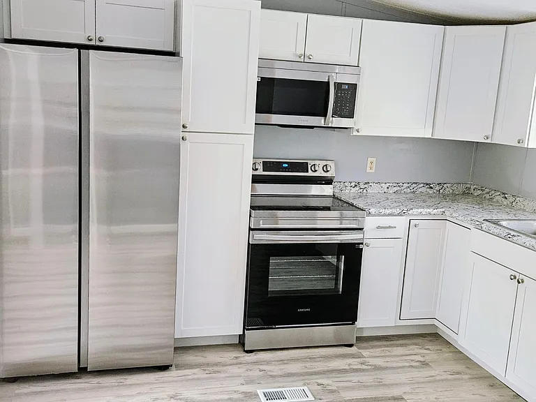 3842 Roy Webb Rd #4 — Photo 6