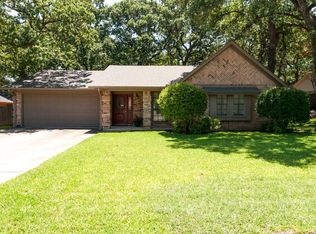 7820 Miracle Ln, North Richland Hills, TX 76182