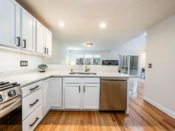 5th image of 3 Longwood Road