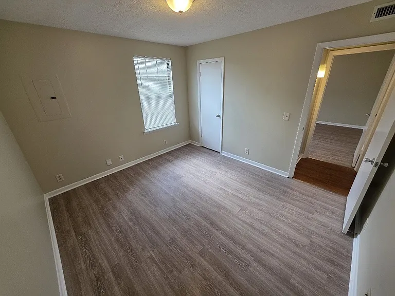 1107 Westchester Dr #D — Photo 15