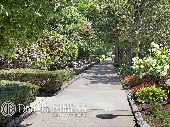 4th image of 392 Central Park W APT 1N