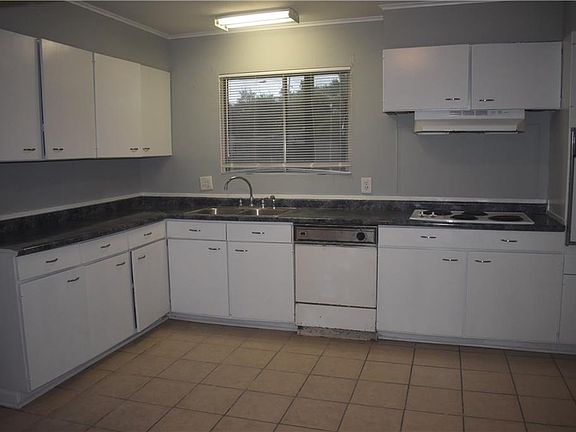 5th image of 2828 General Doolittle Ave