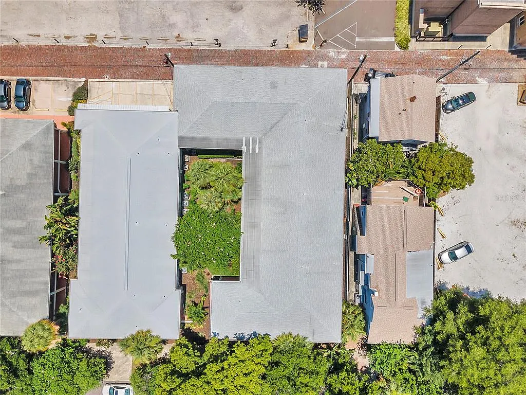 Building Photo - 224 6th Ave N #13