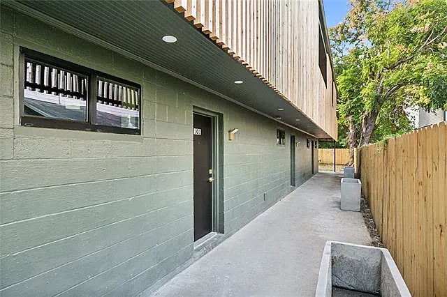 2115 Danneel St #102 — Photo 6