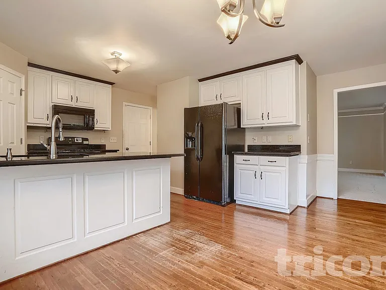 3125 Harold Way SW — Photo 16