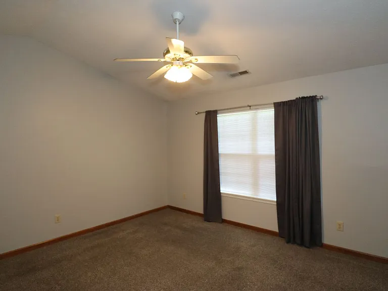 12838 Sovereign Ln — Photo 10