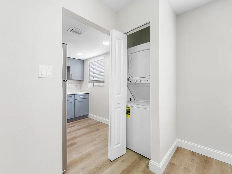 211 Danube — Photo 18