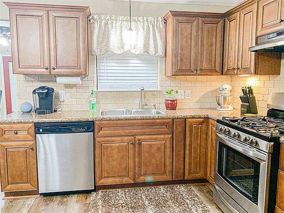 5th image of 1350 Windwood St