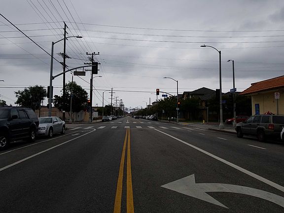 4th image of 610 N Wilmington Blvd