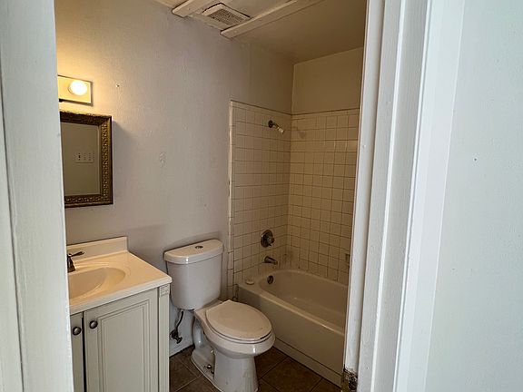 3rd image of 3105 Daytona Dr