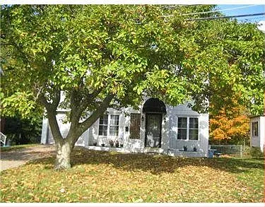 835 Fidelity Dr photo 1