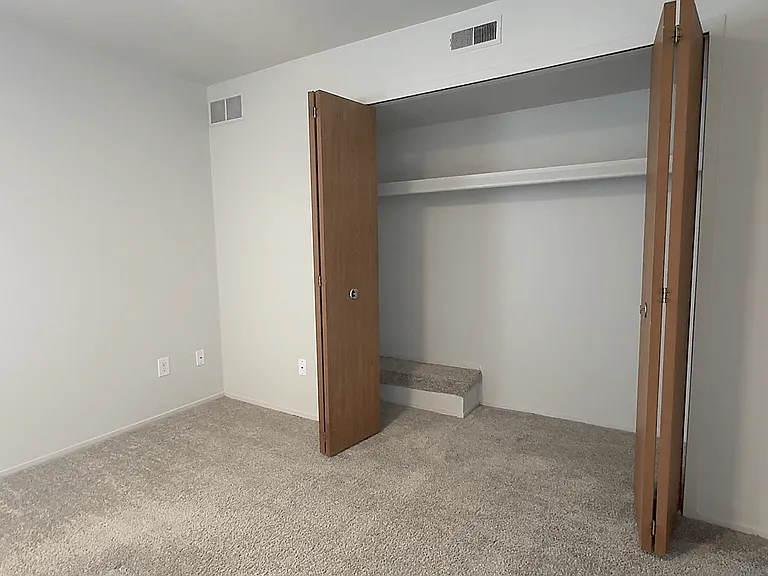 Prentiss Pointe Apartments — Photo 162