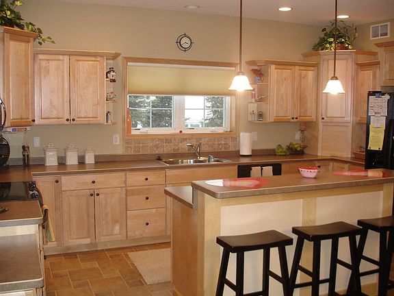 Beautiful Maple Cabinets