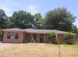 1141 Cileste St, Greenville, MS 38703