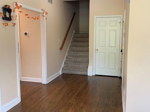 3rd image of 901 Morningdale Dr