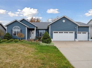 223 Teakwood Ln NE, Cedar Rapids, IA 52402