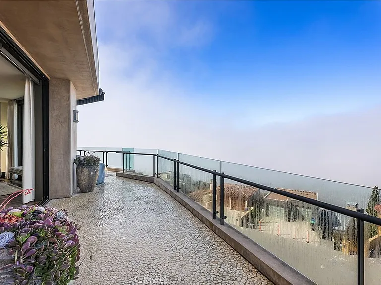 2378 Crestview Dr — Photo 41
