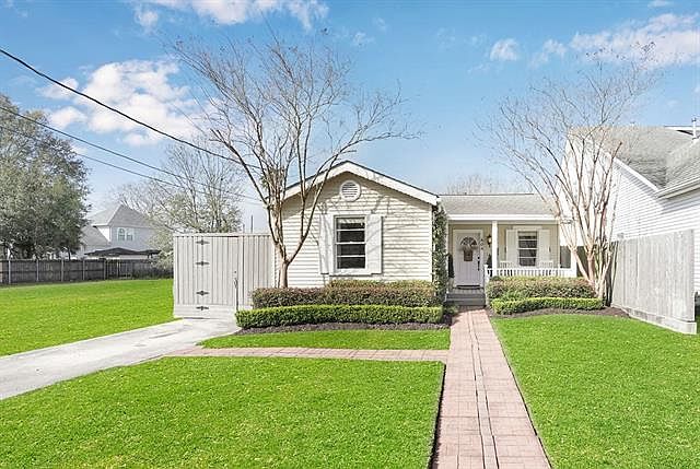 1st image of 808 Atherton Dr