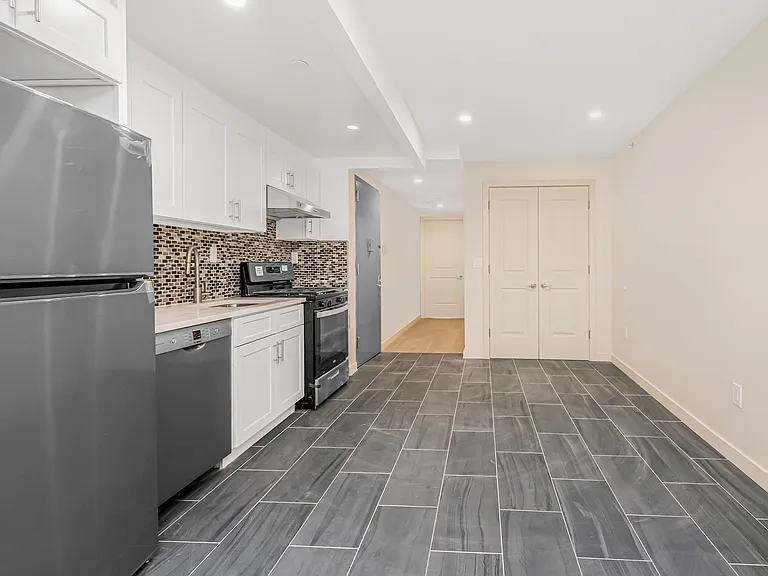 3641 Johnson Ave #2B — Photo 4