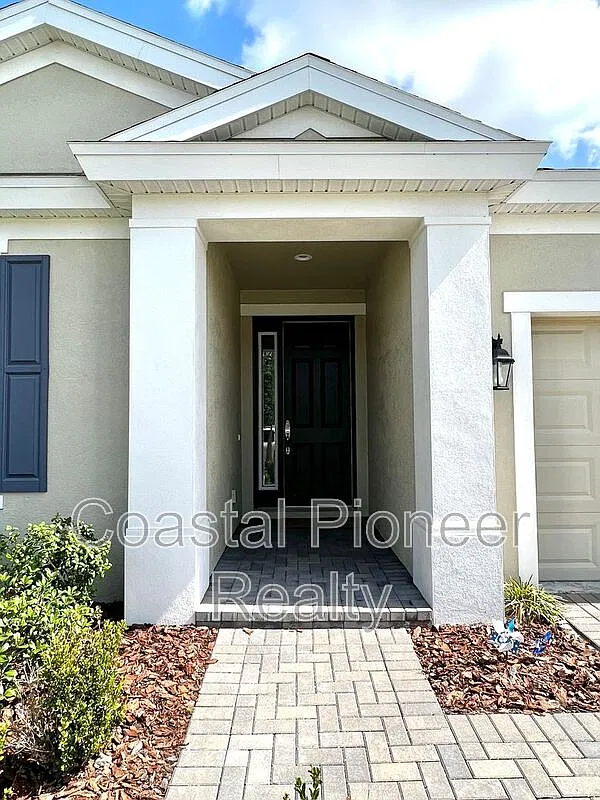 3 bed, 2.0 bath, 2101 sqft, $2,900 — Photo 3