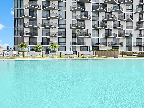 5th image of 5300 Paseo Dr #16300