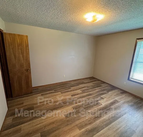3720 Farm Road 165 — Photo 7