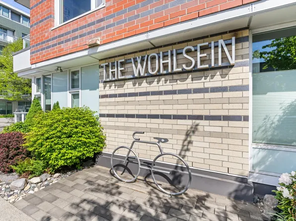 311 E 6th Ave #304, Vancouver, BC V5T 0G9