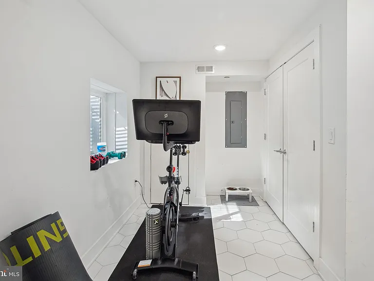 2224 Amber St #4 — Photo 38