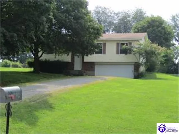 526 Rose Creek Dr, Radcliff, KY 40160