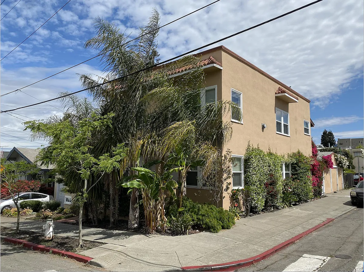 Building Photo - 1294 E 34th St