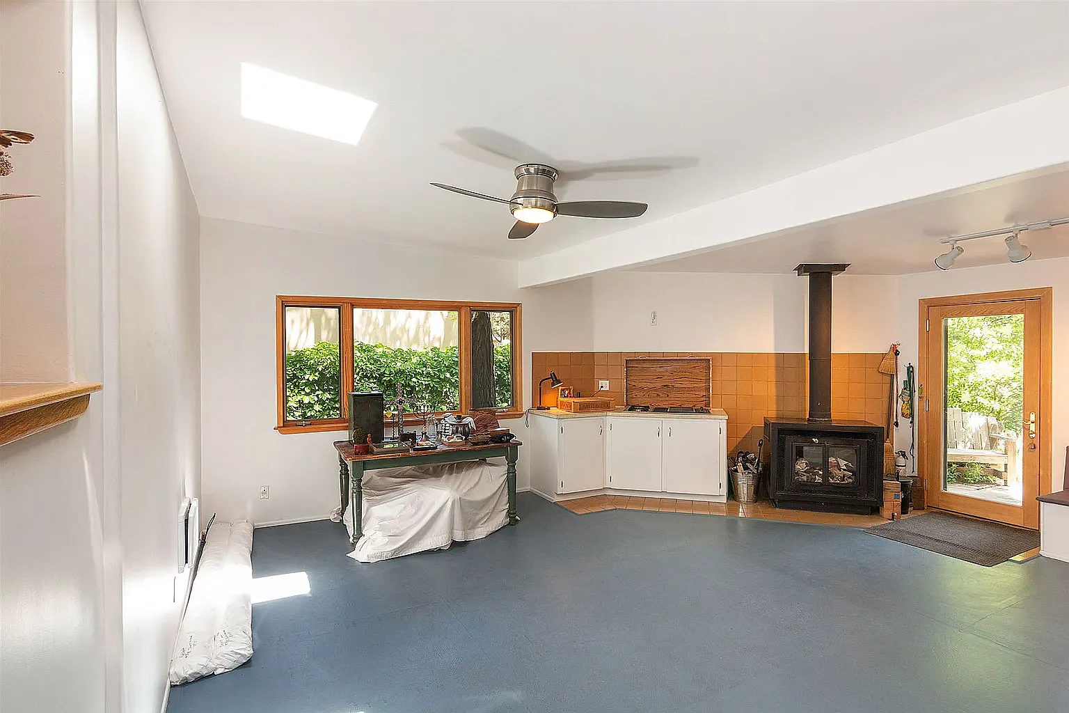 2 bed, 1300 sqft, $2,700 — Photo 4