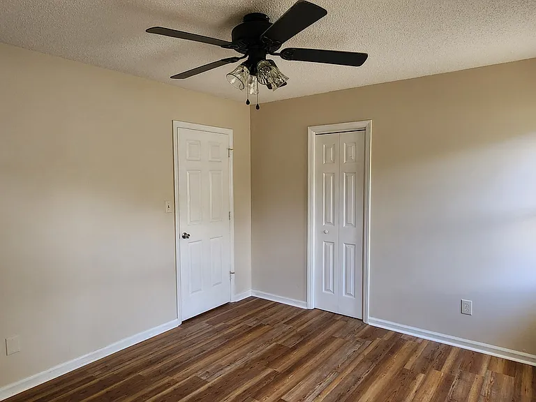2110 Twin Ave #B — Photo 12