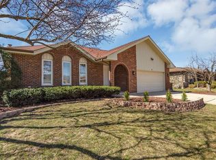 7810 Surrey Dr, Darien, IL 60561