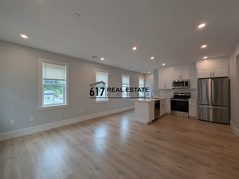 124-6 Kenrick St — Photo 2