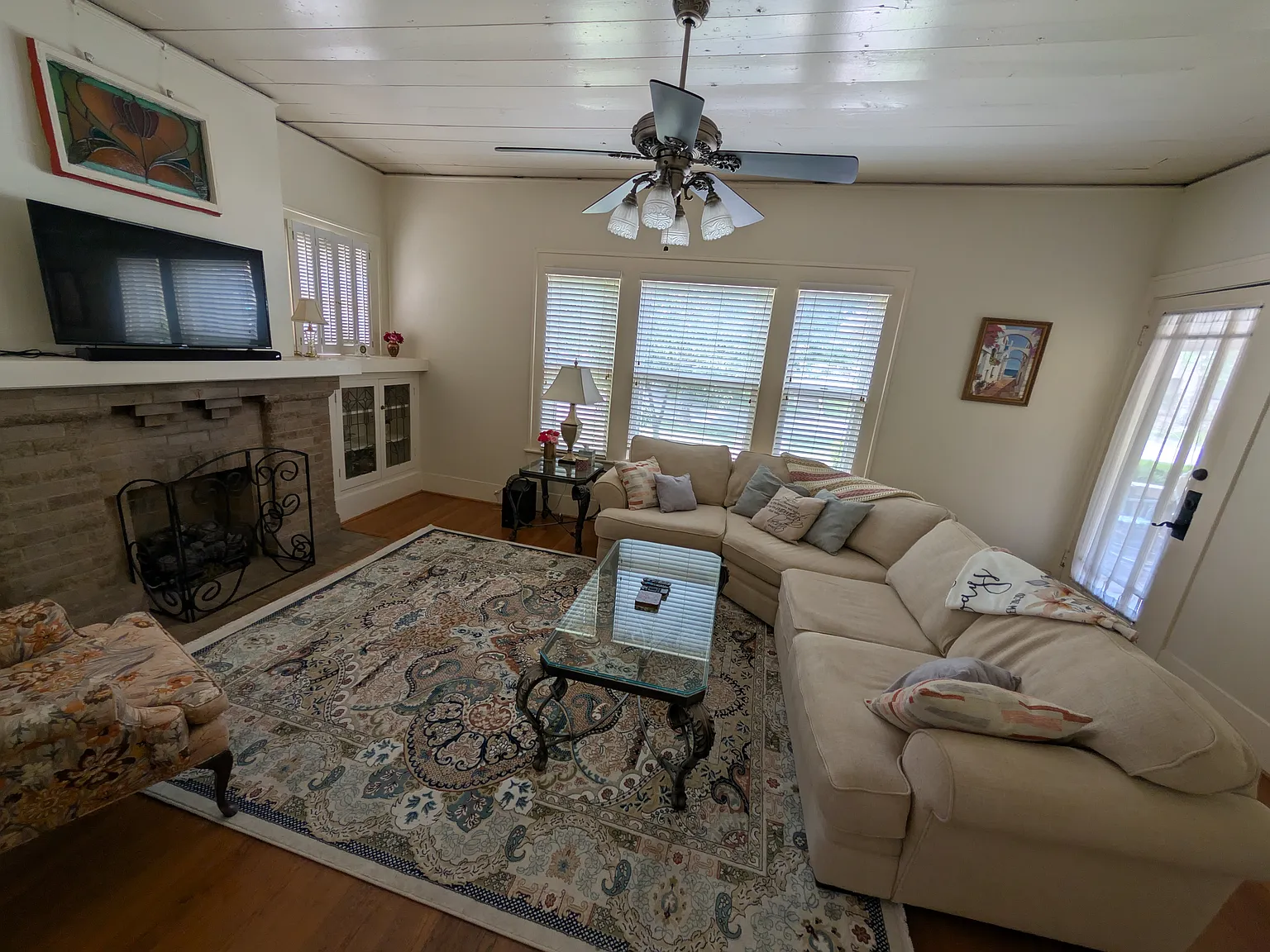 3 bed, 1570 sqft, $3,200 — Photo 4