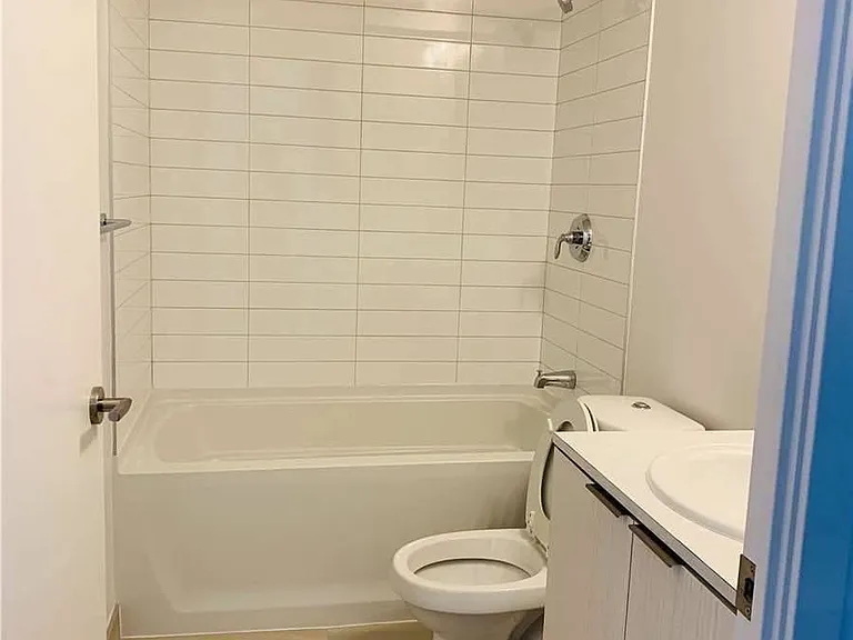 11 Wellesley St W #410 — Photo 3