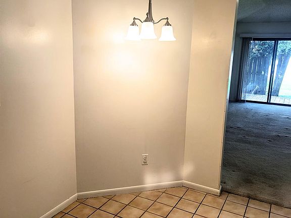 5th image of 120 Park Gate Dr
