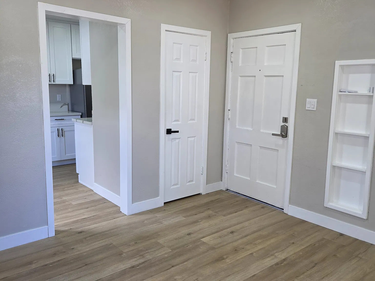 Studio, 350 sqft, $1,750 — Photo 3