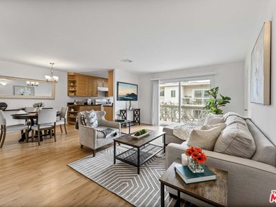 5055 Coldwater Canyon Ave APT 209, Sherman Oaks, CA, 91423