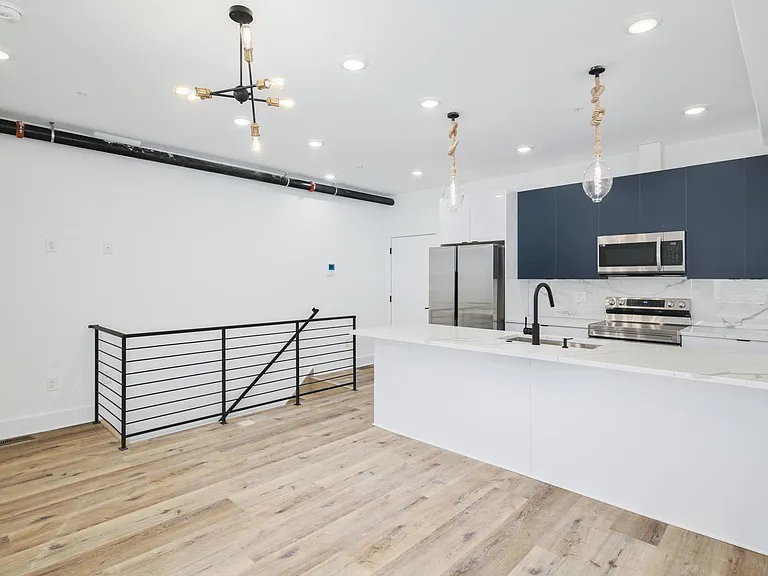 2602 W Oxford St #1 — Photo 6