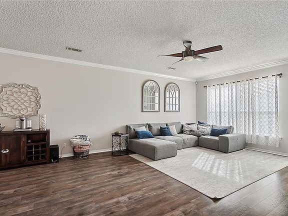 3rd image of 355 Tallow Creek Blvd