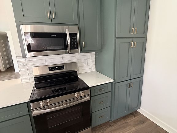 2nd image of 18107 Mac Arthur Dr