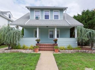 22 Pierrepont St, Freeport, NY 11520